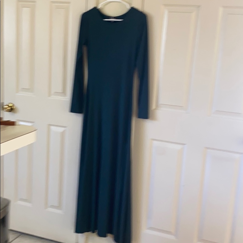 Lulu maxi dress with slide slit